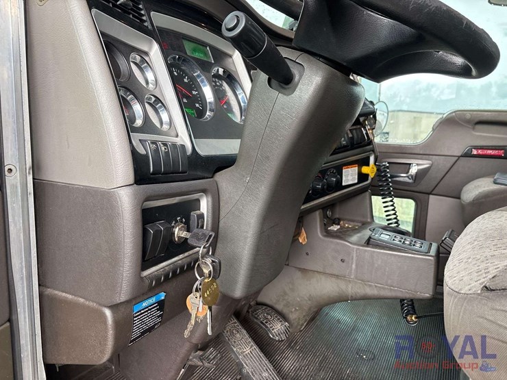 2015-kenworth-t400-image-10