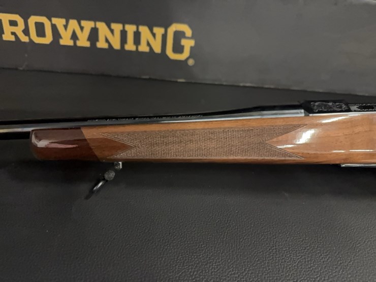 browning-a-bolt-medallion-rifle-image-9