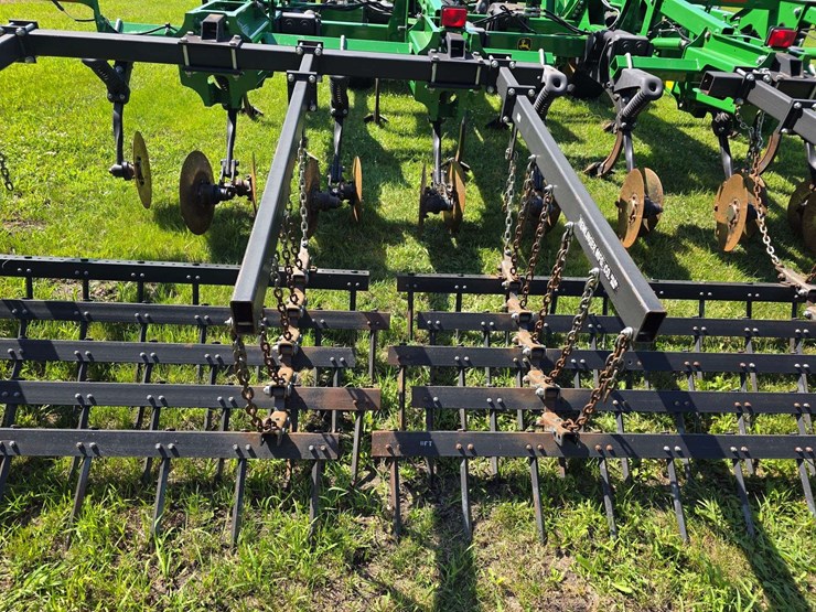 2016-john-deere-18-image-45