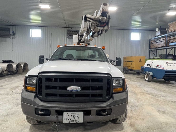 2005-ford-f550-xl-image-3