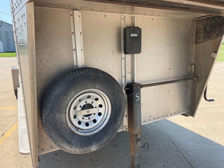 2014-wilson-livestock-trailer-image-38