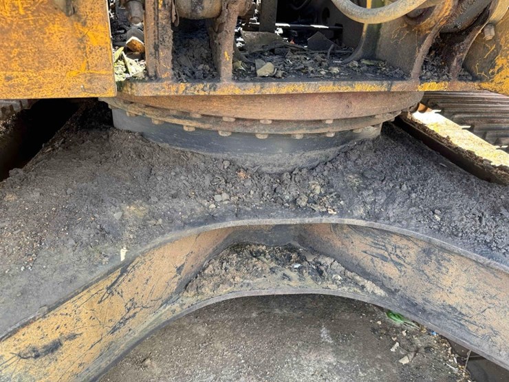 2014-deere-210g-lc-image-44