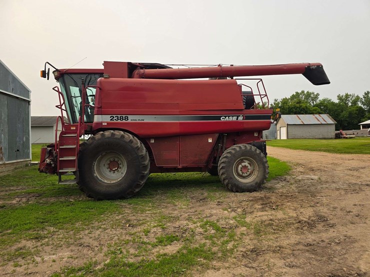 2002-case-ih-2388-image-21