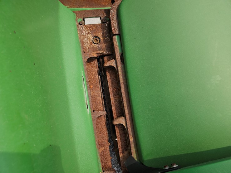 2009-john-deere-608c-image-11