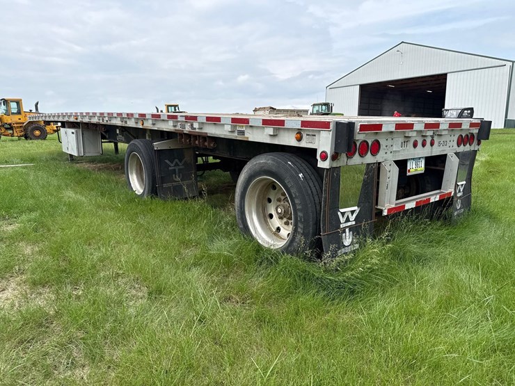 2010-wilson-97-1/2"-x-48ft-semi-flatbed-trailer-image-2