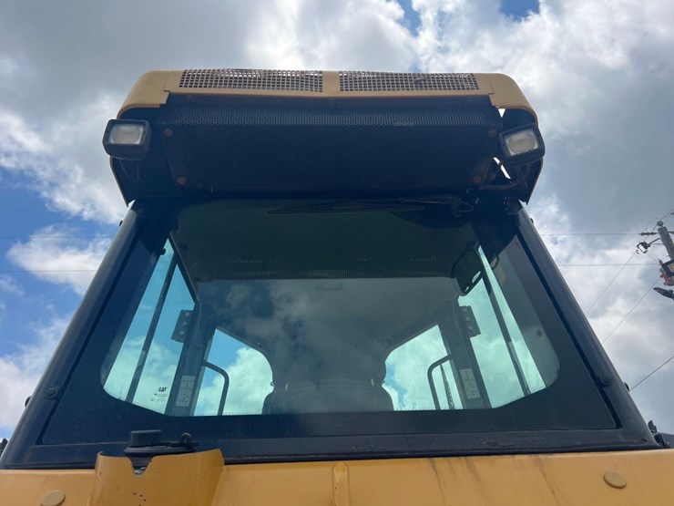 2015-caterpillar-d6k2-xl-image-14