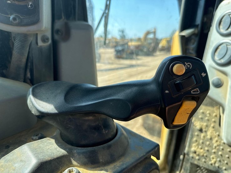 caterpillar-d6t-xl-image-31
