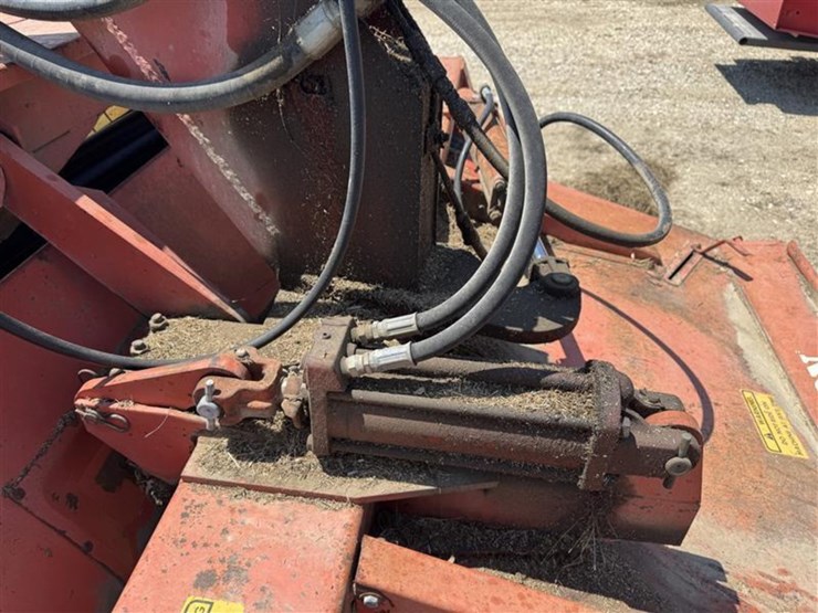 hesston-1010-image-10