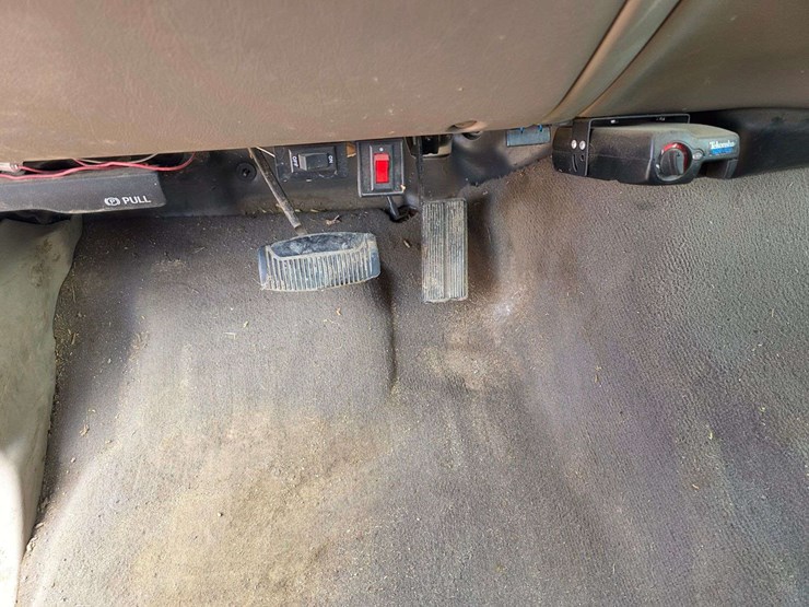 2004-ford-f350-xlt-image-23