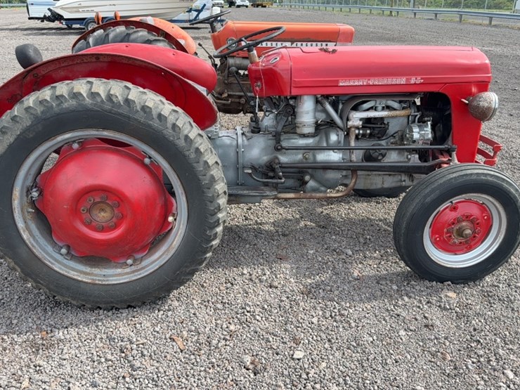 #3052-•-massey-ferguson-35-tractor-image-6