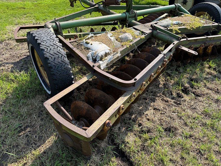john-deere-10-image-10