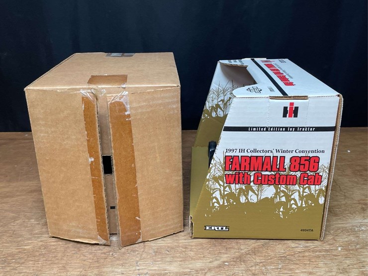 1/16-ih-856-1997-ih-collectors-nib-ertl-image-5