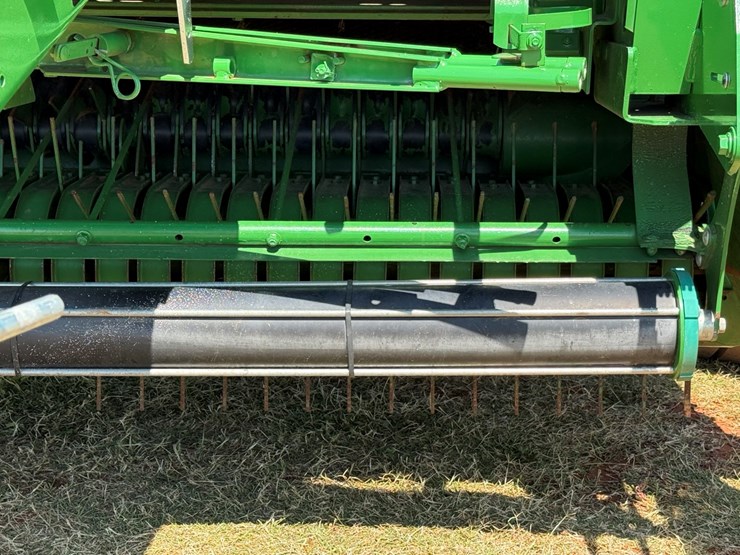 john-deere-560m-image-6