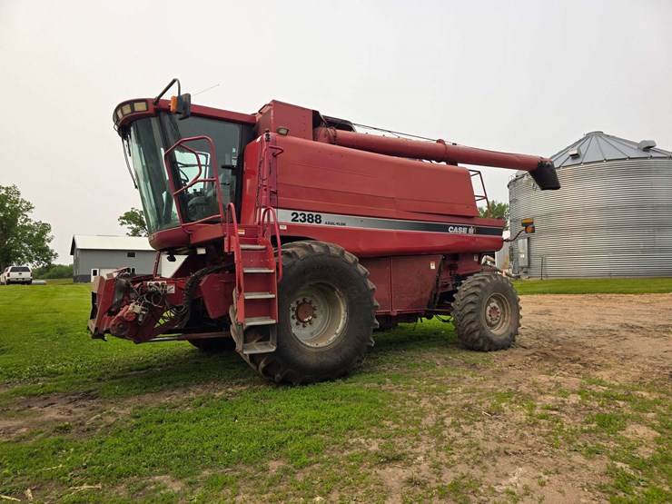 2002-case-ih-2388-image-23