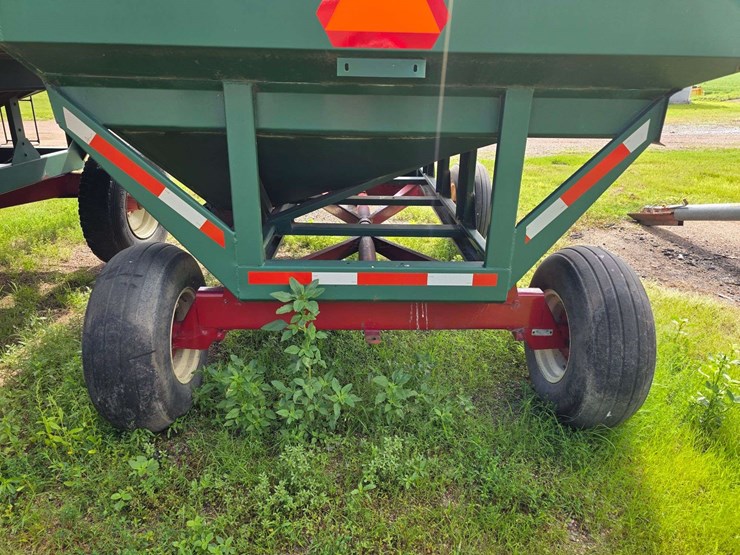 dakon-gravity-box-on-dakon-model-1212-running-gear,-extendable-hitch,-12.5-15-tires-on-8-bolt-rims,-image-13
