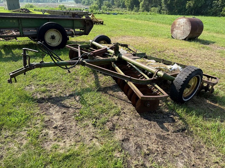 john-deere-10-image-3