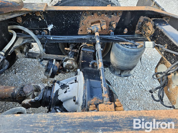 2012-freightliner-cascadia-125-image-20