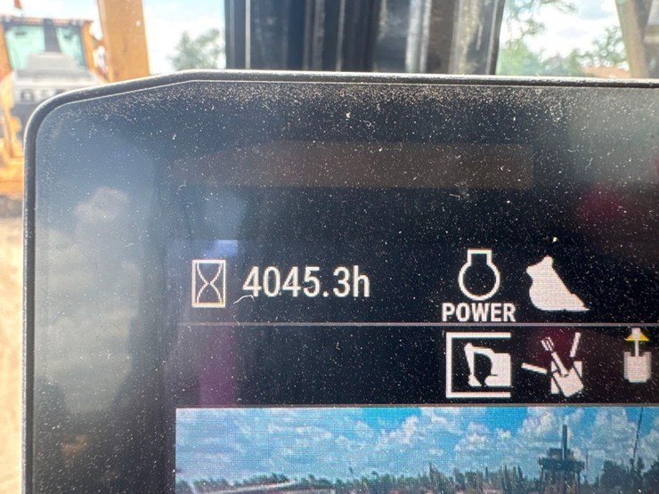 2018-caterpillar-320gc-image-33