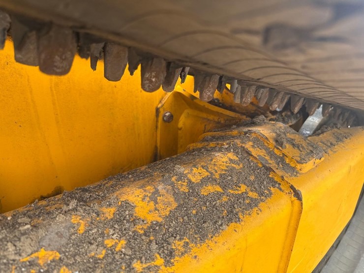 2015-jcb-320t-eco-image-15