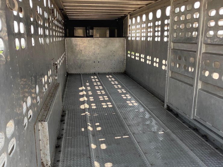 1997-wilson-livestock-trailer-image-28