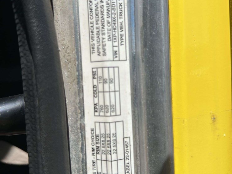 2011-peterbilt-386-image-25
