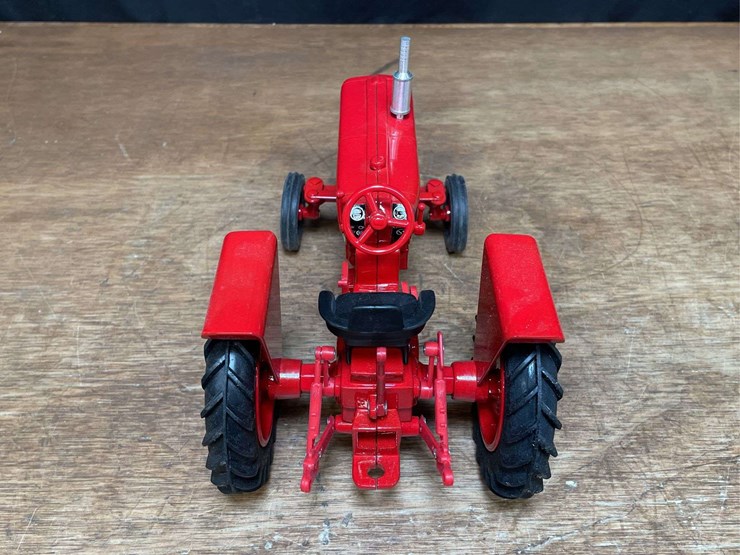 1/16-farmall-656-1996-ontario-nib-sm-image-6