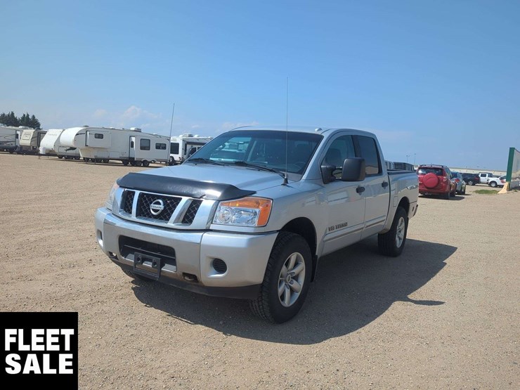 2015-nissan-titan-image-19