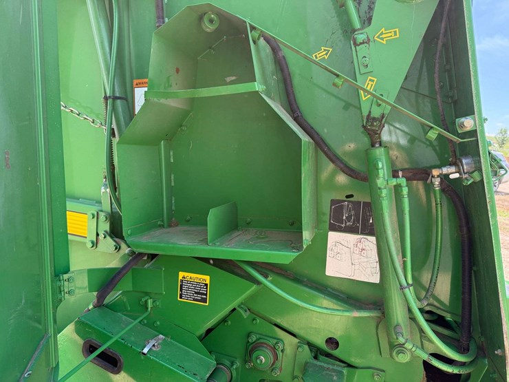 2006-john-deere-567-image-15