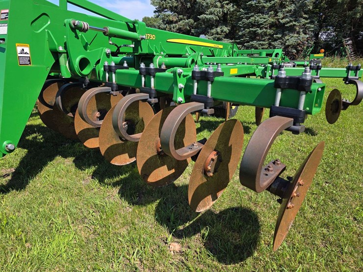 2016-john-deere-18-image-31