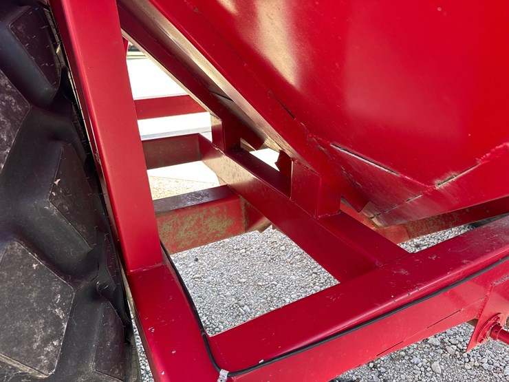 #1083-•-ez-trail-718-grain-cart-(experimental)-image-12