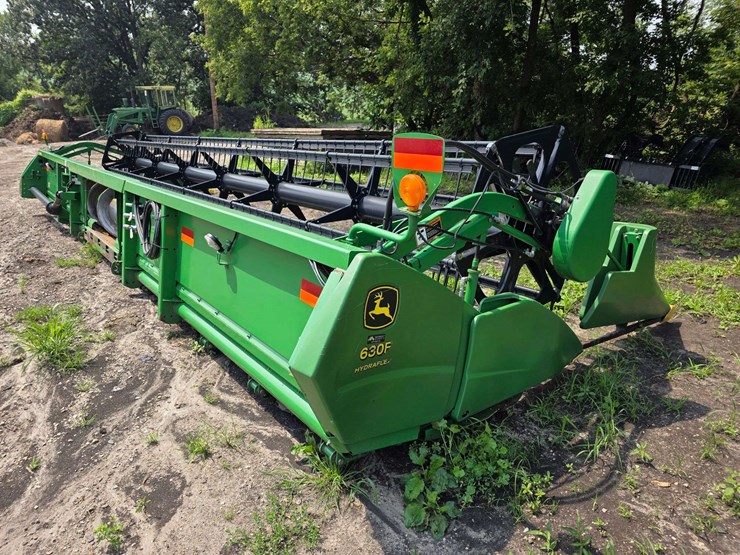 john-deere-630f-image-40