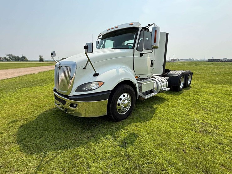 2016-international-prostar-image-28