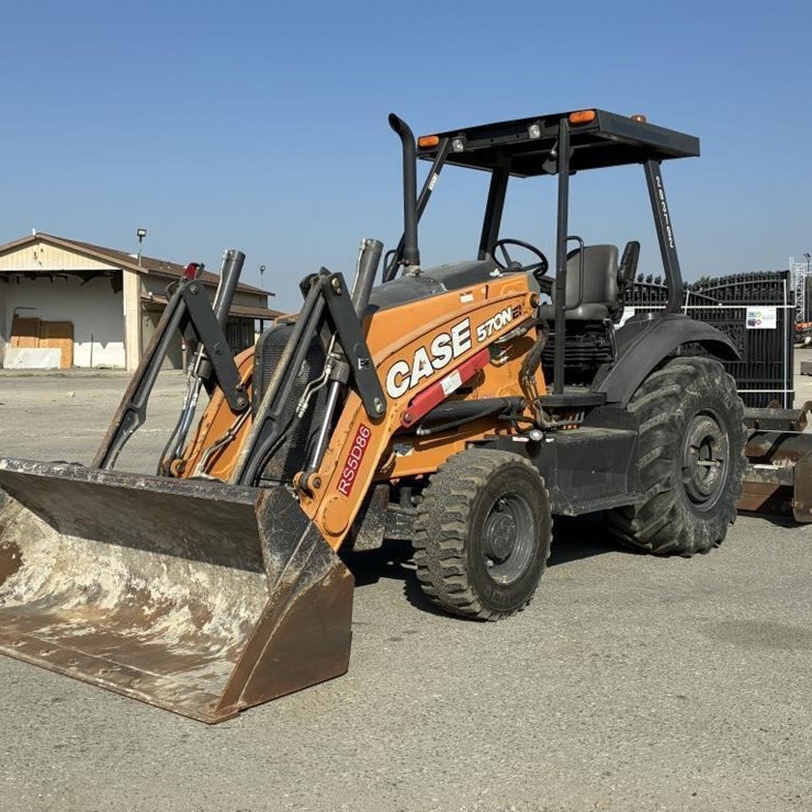 2021 CASE 570N EP