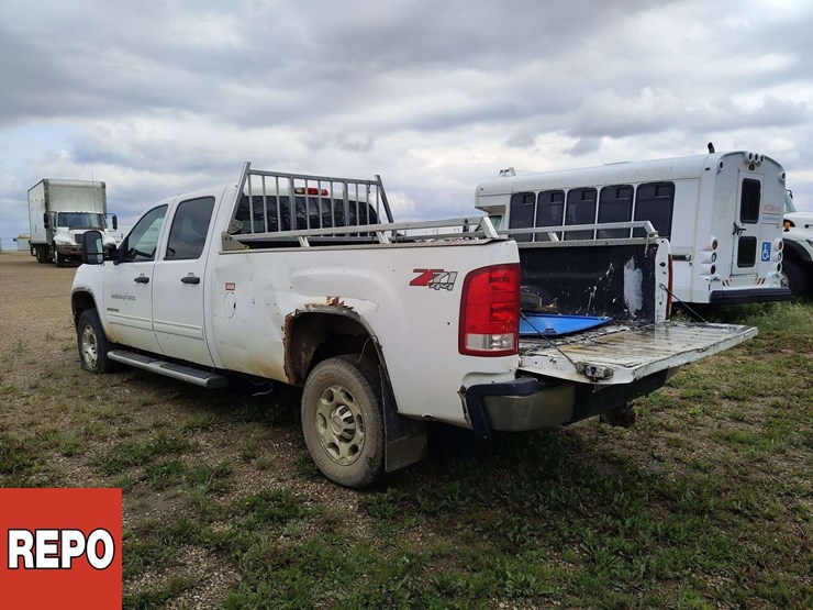 2010-gmc-sierra-3500hd-image-3