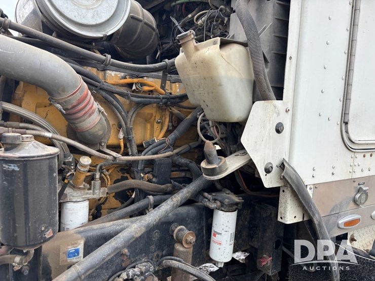 2005-caterpillar-c15-image-42
