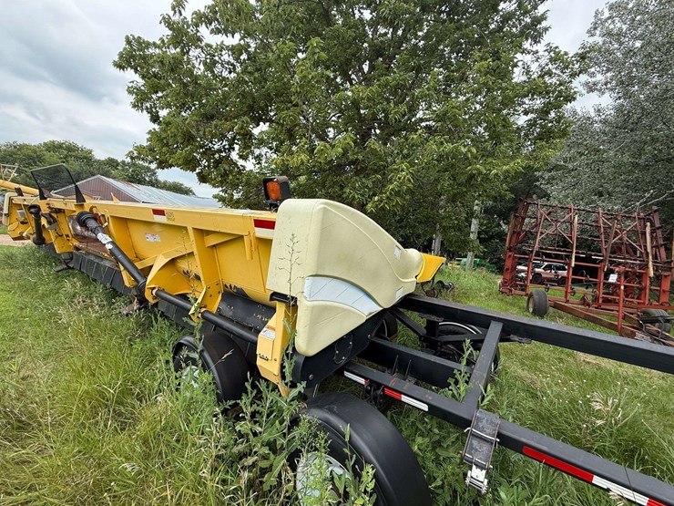 2010-new-holland-2010-image-6