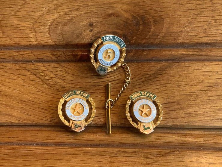 (3)-john-deere-suggestion-award-pins-image-1