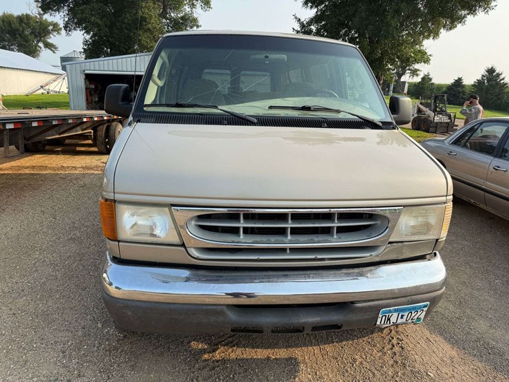 2007-ford-e350-image-3