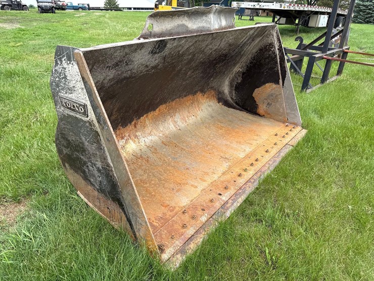volvo-99"-payloader-bucket-image-1