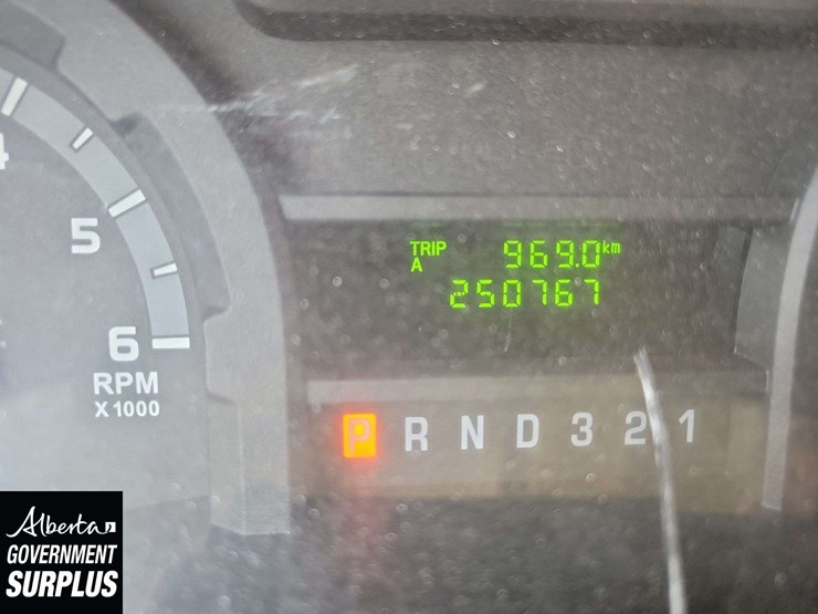 2013-ford-cargo-image-20