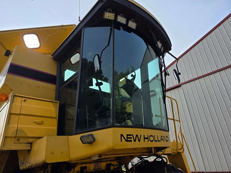 new-holland-tr87-image-32