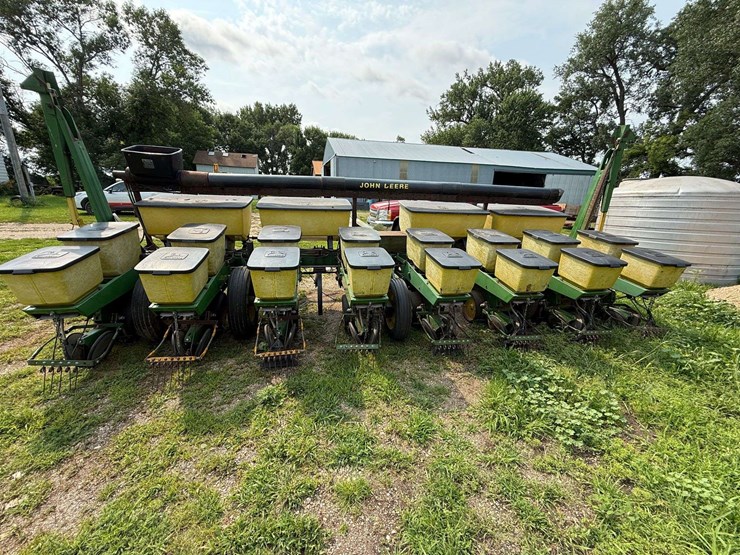 john-deere-7000-image-8