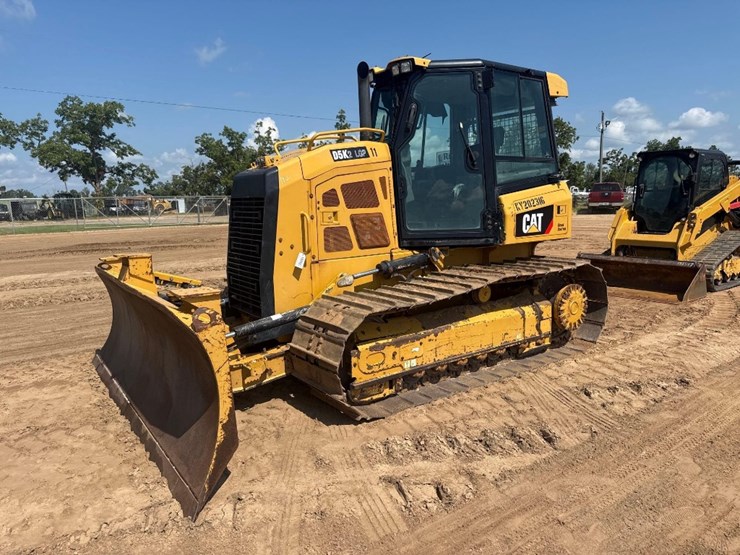 2016-caterpillar-d5k2-lgp-image-2