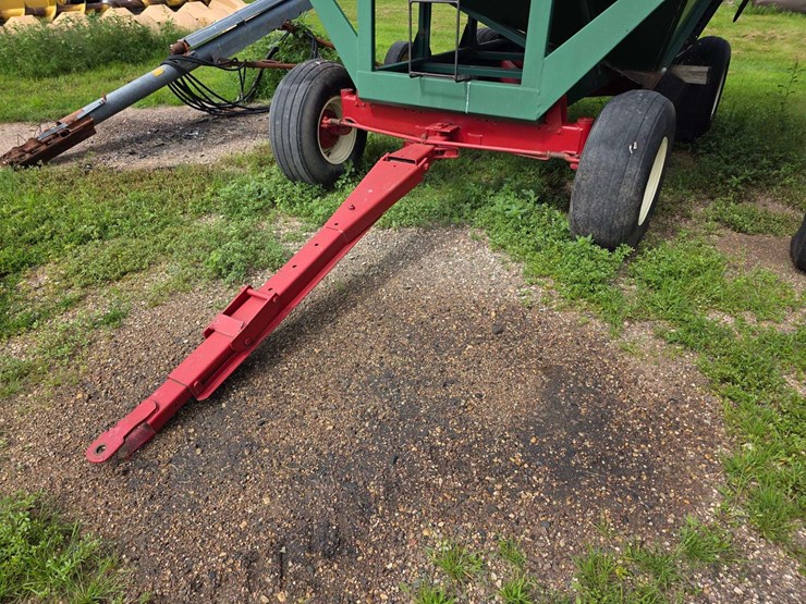 dakon-gravity-box-on-dakon-model-1212-running-gear,-extendable-hitch,-12.5-15-tires-on-8-bolt-rims,-image-4