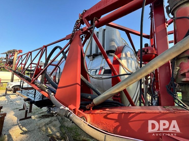 2014-case-ih-610-image-16