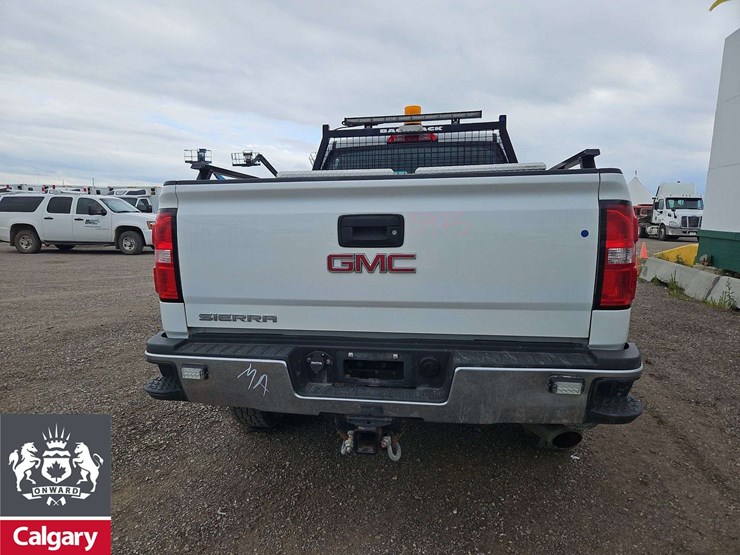 2017-gmc-sierra-2500hd-image-10