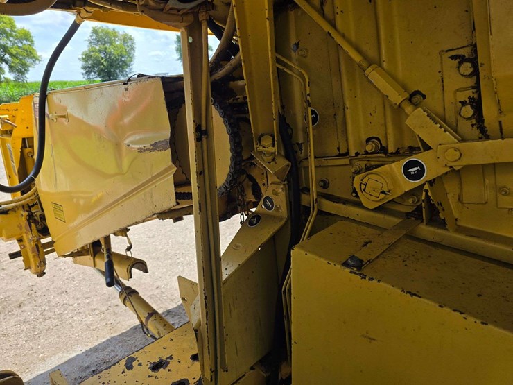 1988-new-holland-tr86-image-46