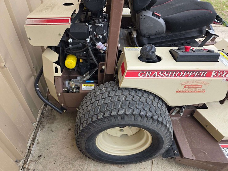 2015-grasshopper-327k-mid-mount-zero-turn-lawn-mower,-rear-discharge,-383-hours,-duramax-61-professi-image-10