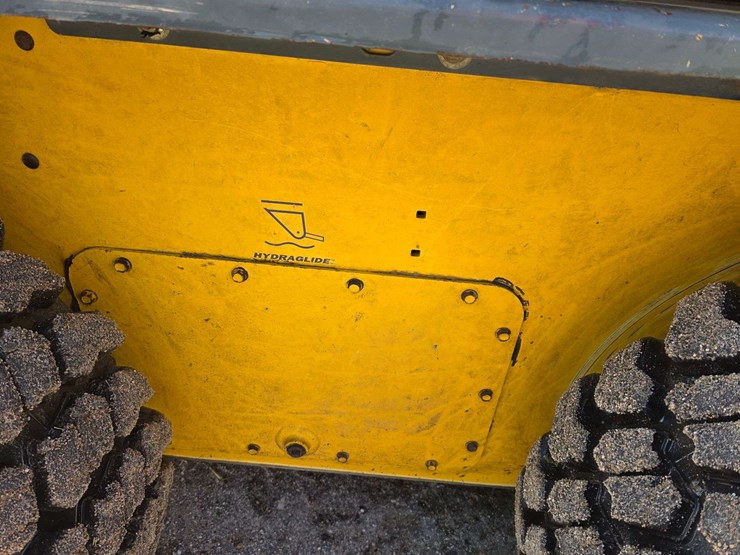 2019-gehl-v270-image-15
