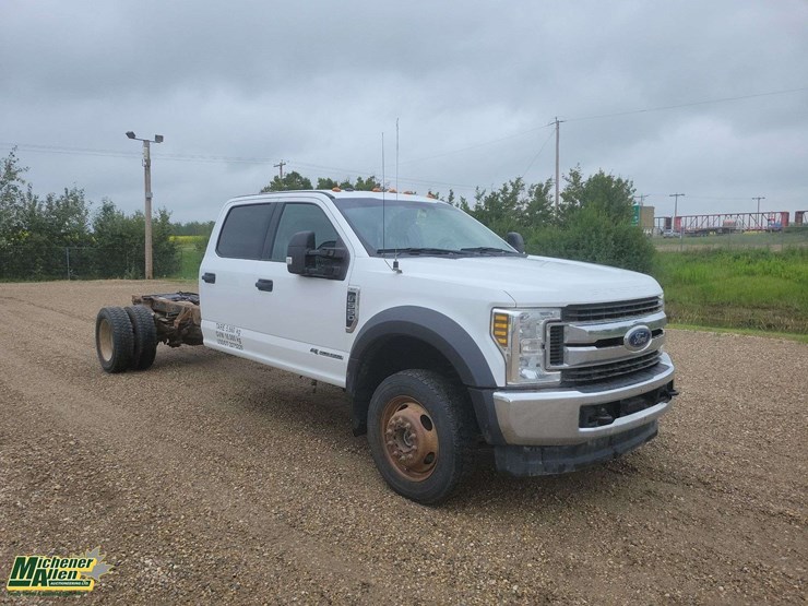 2018-ford-550-image-2